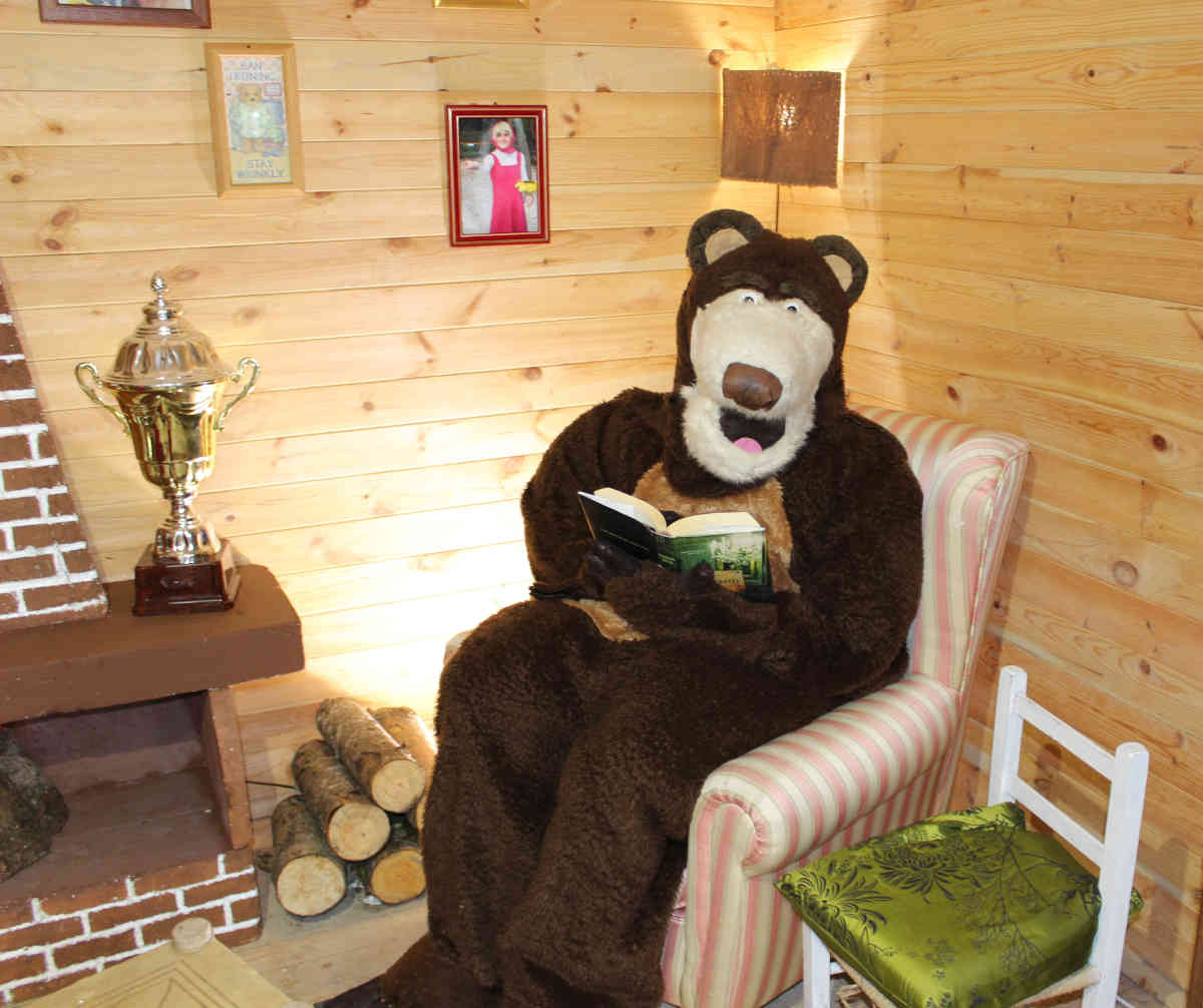 Api, amiche dell’uomo: il Castello di Lunghezza ospita il loro mondo dorato 2 Api, amiche dell’uomo: il Castello di Lunghezza ospita il loro mondo dorato