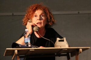 Cinzia Leone in "Mamma sei sempre nei miei pensieri….spostati!"