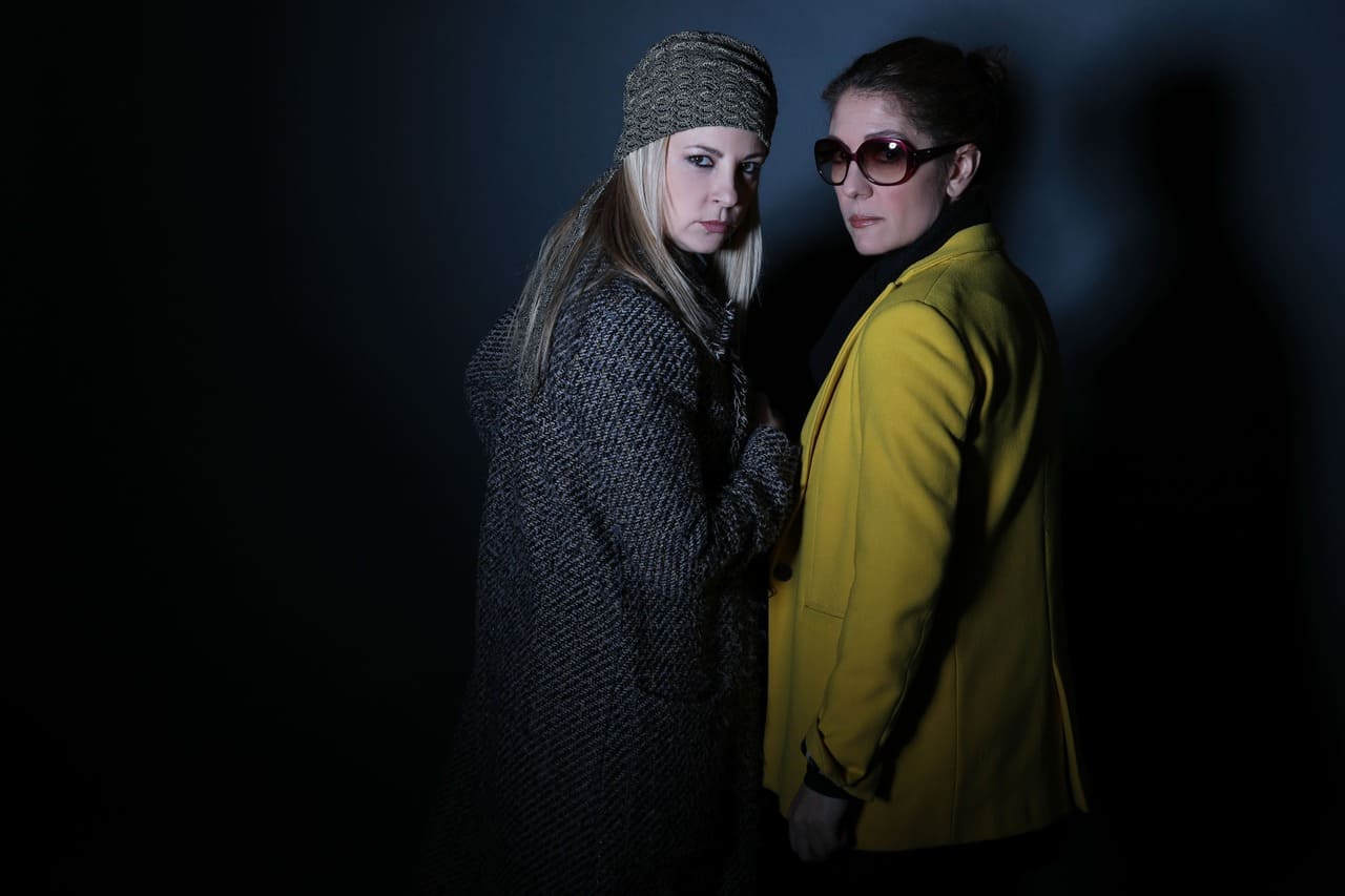 Civico 33 - Monologhi di donne: Emanuela Panatta e Alessandra Fallucchi in una commedia tragicomica 4 Emanuela Panatta e Alessandra Fallucchi (foto di scena CIVICO 33)
