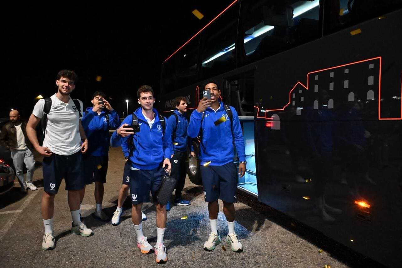 Cisterna Volley: la squadra rientra a casa, ad attenderla tifosi e familiari. "Grazie a tutti per questa accoglienza"