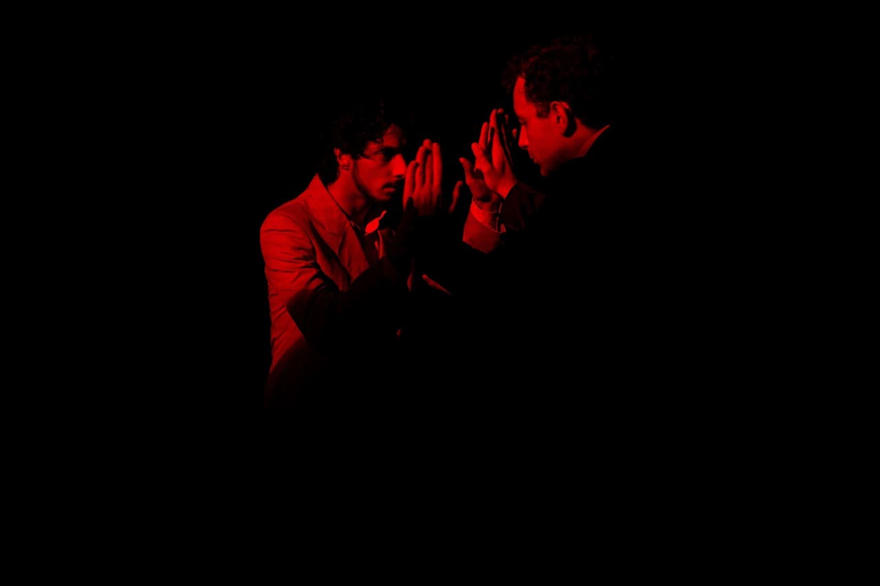 violenza fascista contro Matteotti rappresentazione artistica rosso scuro opposizione politica Italia 1924