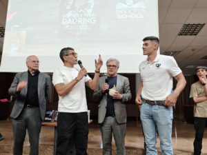 Filippo Lanza durante l’incontro con gli studenti al Premio Invictus School 2026 nella Sala delle Statue del Comune di Cisterna