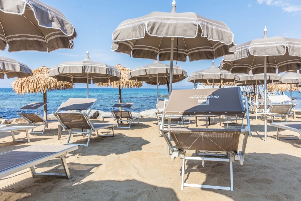 Categoria Directory 290 Stabilimento Grotte Aurelia Civitavecchia