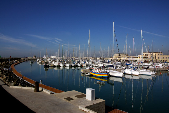 Mare di Roma: Barche nel Porto turistico di Ostia Lido Mare di Roma: Barche nel Porto turistico di Ostia Lido